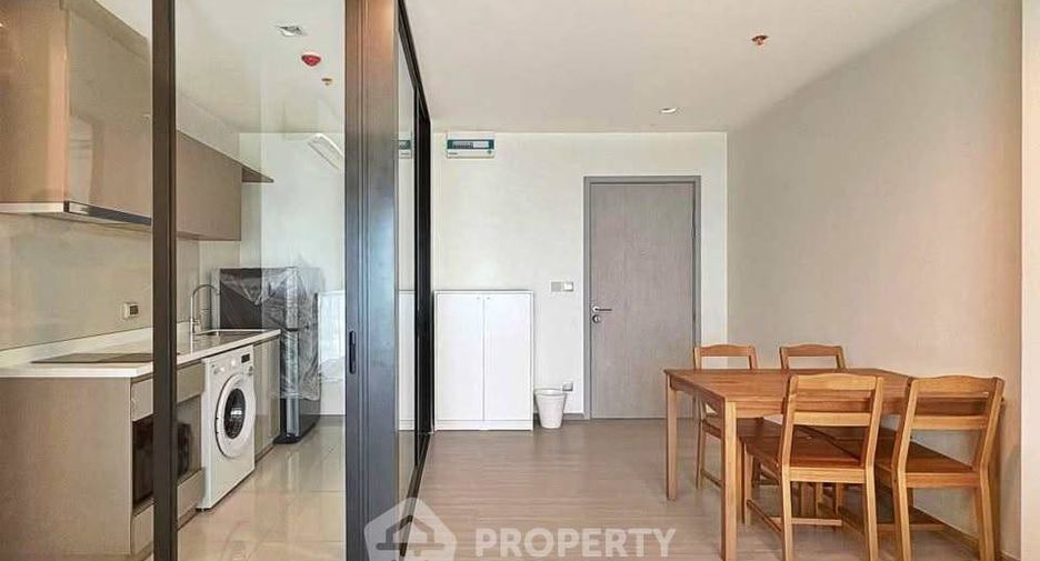 For rent 2 bedrooms condo in Phra Khanong, Bangkok