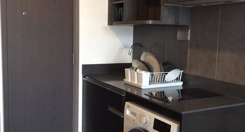 Condo en alquiler de 1 habitaciones en Bang Rak, Bangkok
