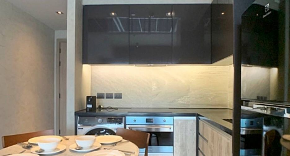 For rent 2 bedrooms condo in Watthana, Bangkok