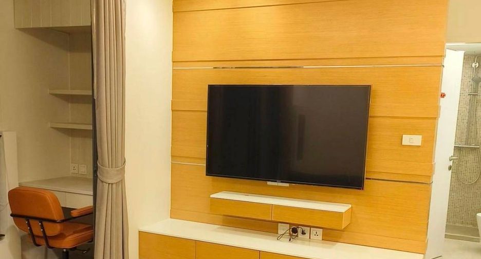 For rent 2 bedrooms condo in Khlong San, Bangkok