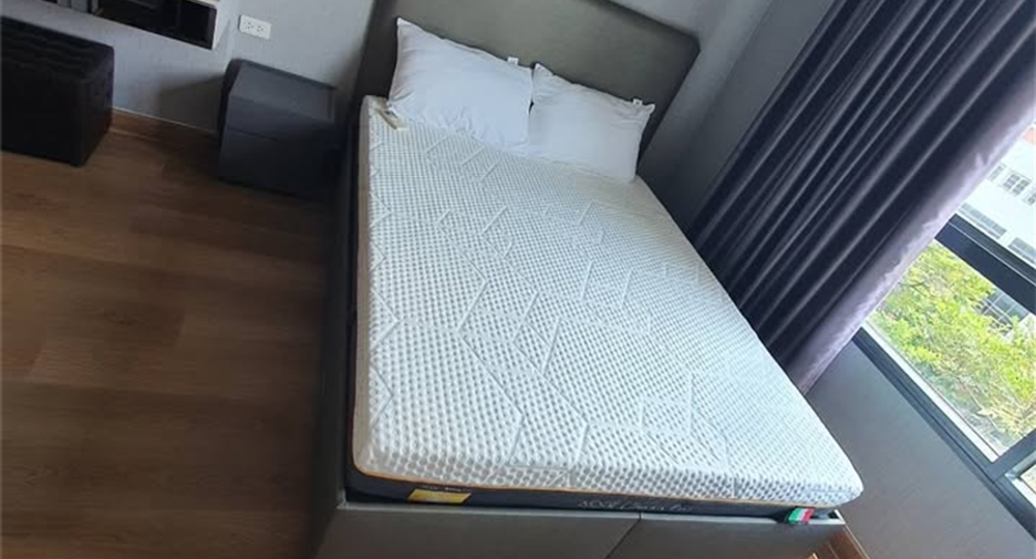 À vendre 2 chambres condo à Phra Khanong, Bangkok