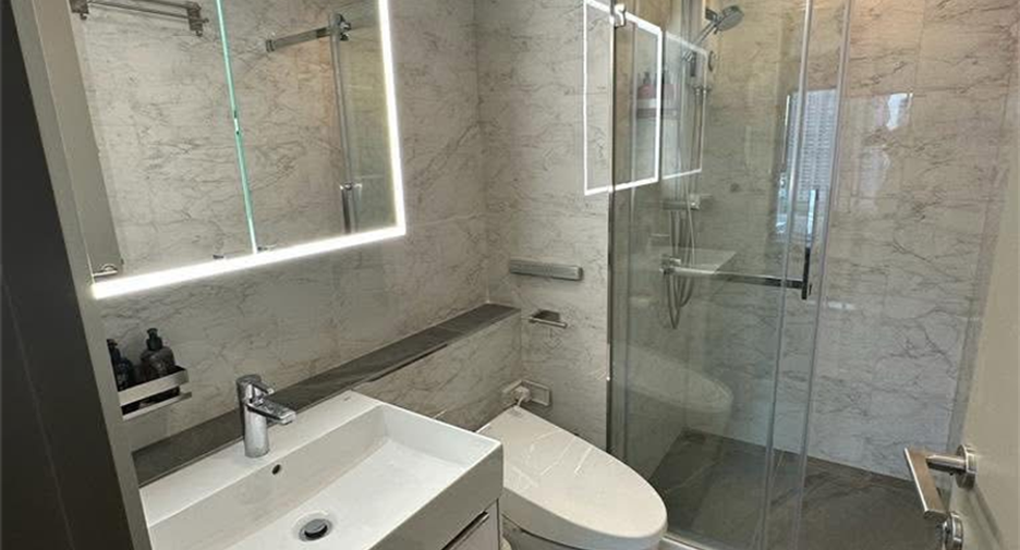 À vendre 2 chambres condo à Huai Khwang, Bangkok