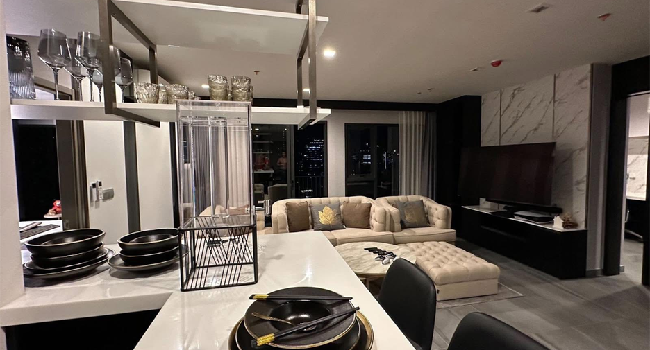 À vendre 2 chambres condo à Huai Khwang, Bangkok