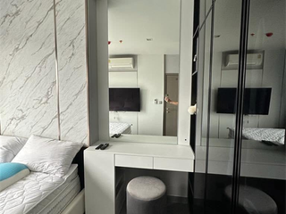 À vendre 2 chambres condo à Huai Khwang, Bangkok