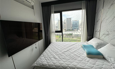 À vendre 2 chambres condo à Huai Khwang, Bangkok
