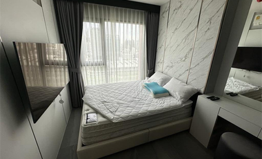 À vendre 2 chambres condo à Huai Khwang, Bangkok