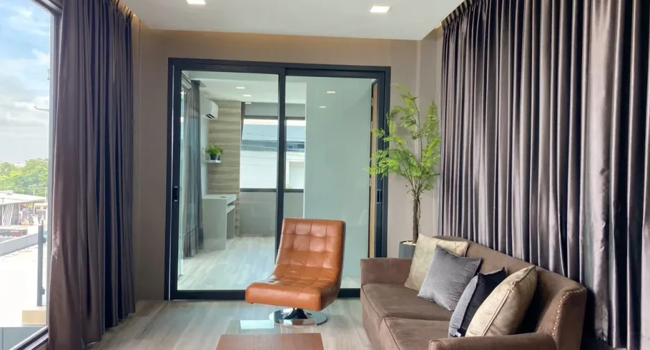 À vendre et à louer 4 chambres maison à Bang Lamung, Chonburi