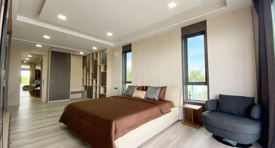 À vendre et à louer 4 chambres maison à Bang Lamung, Chonburi