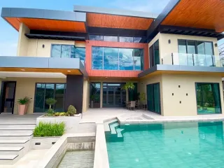 À vendre et à louer 4 chambres maison à Bang Lamung, Chonburi