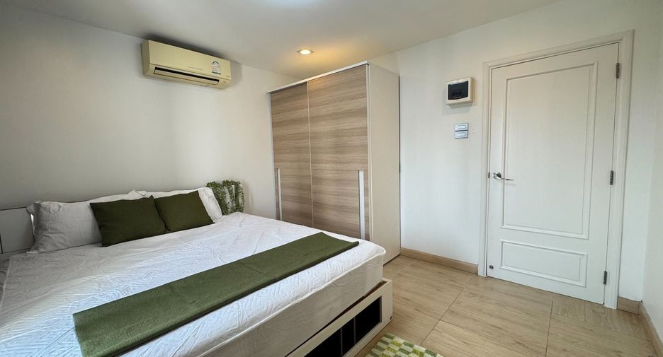 À louer 3 chambres condo à Huai Khwang, Bangkok
