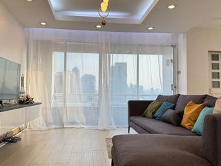 À louer 3 chambres condo à Huai Khwang, Bangkok