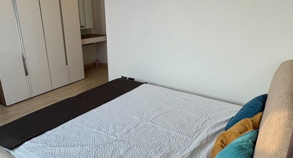 À louer 3 chambres condo à Huai Khwang, Bangkok