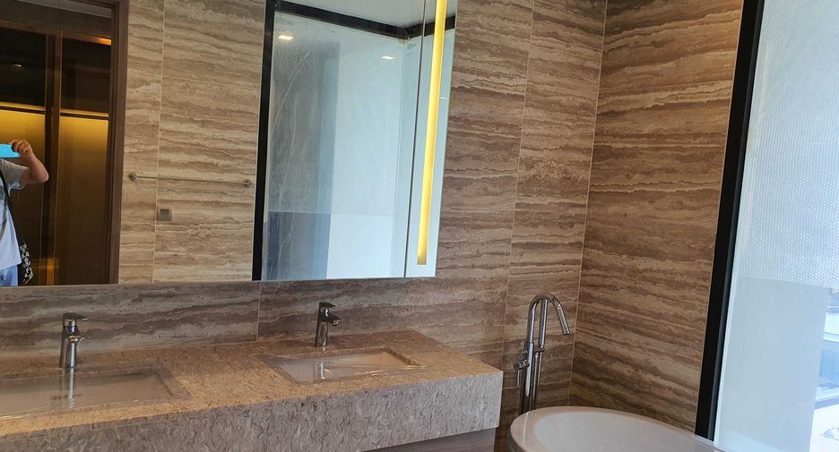Wohnung zur Miete und zum Kauf mit 2 Zimmer in Khlong Toei, Bangkok