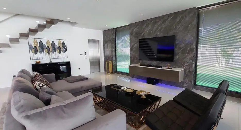 For sale 6 bedrooms villa in Bang Lamung, Chonburi