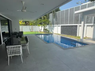 Villa en venta de 6 habitaciones 