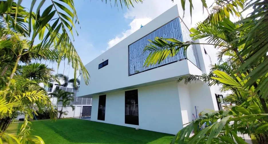 For sale 6 bedrooms villa in Bang Lamung, Chonburi