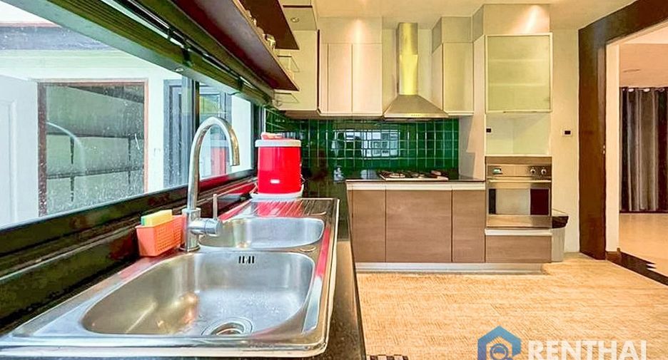 For sale 4 ベッドルーム house in Bang Lamung, Chonburi