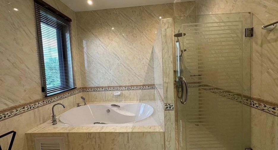 Haus zur Miete und zum Kauf mit 4 Zimmer in Bang Lamung, Chonburi