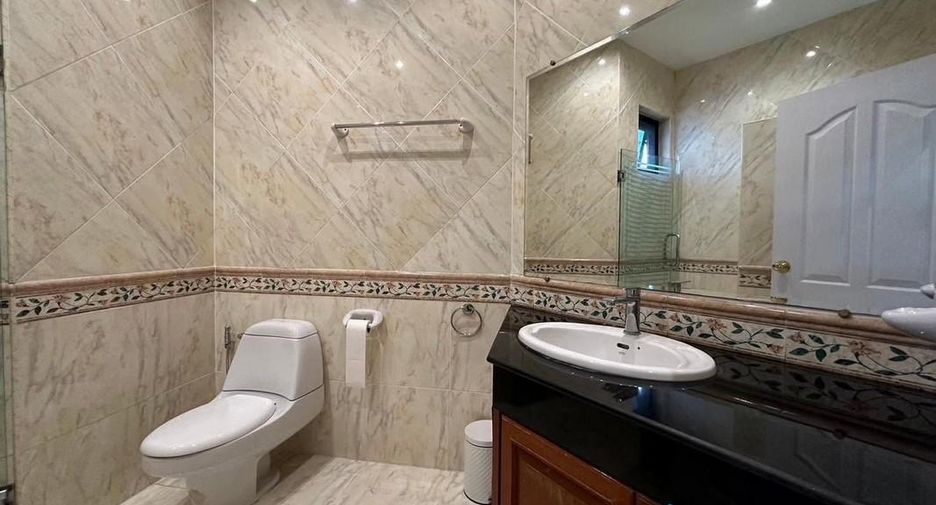 Haus zur Miete und zum Kauf mit 4 Zimmer in Bang Lamung, Chonburi