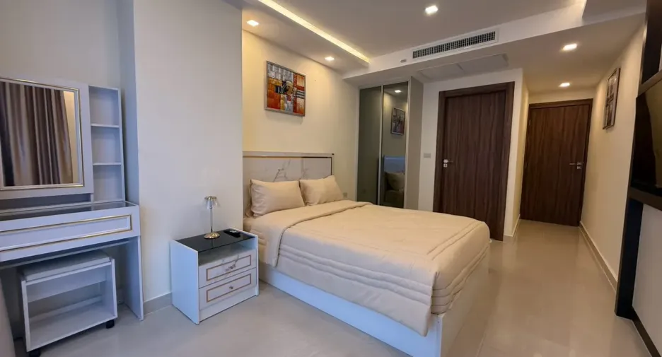 For sale 3 bedrooms condo in Bang Lamung, Chonburi