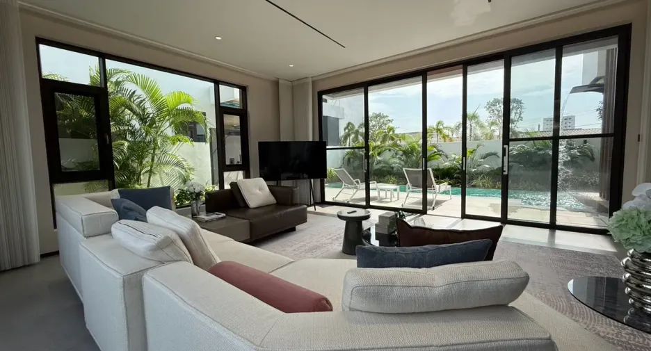For sale 4 ベッドルーム house in Bang Lamung, Chonburi