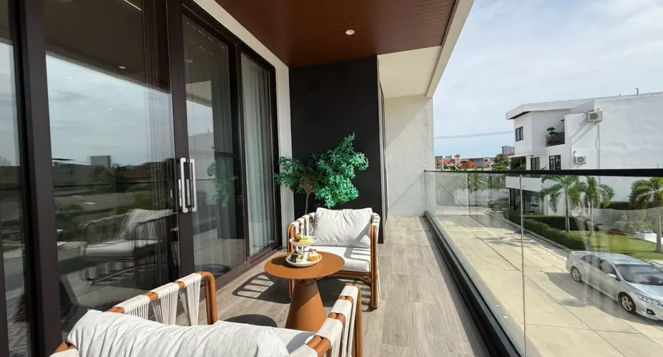 For sale 4 ベッドルーム house in Bang Lamung, Chonburi