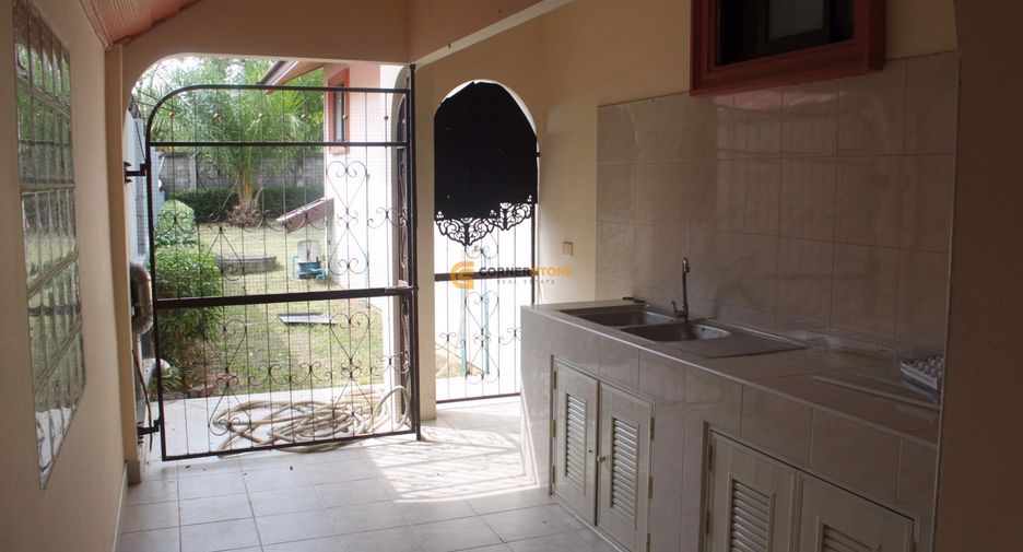For rent and for sale 3 bedrooms house in Bang Lamung, Chonburi