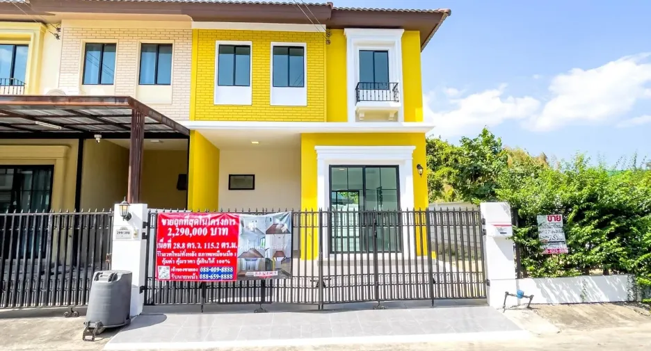 For sale 3 ベッドルーム townhouse in Krathum Baen, Samut Sakhon