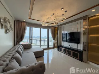 À louer 3 chambres condo à Yan Nawa, Bangkok