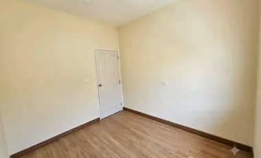 Casa adosada en venta de 5 habitaciones 