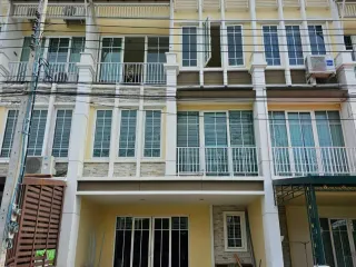 出售 5 卧室 联排别墅 在 Prawet, 曼谷