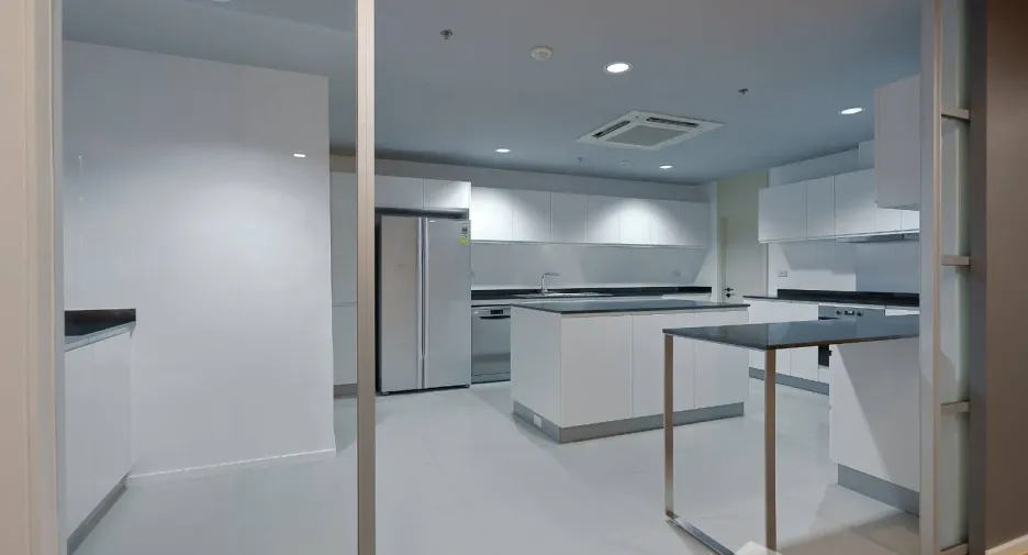 Apartment zur Miete mit 4 Zimmer in Watthana, Bangkok