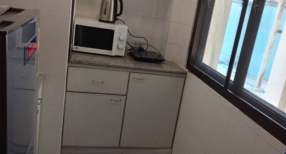 À louer 1 chambre appartement à Pom Prap Sattru Phai, Bangkok