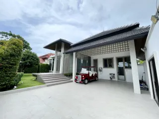 Villa en venta de 4 habitaciones en Thalang, Phuket