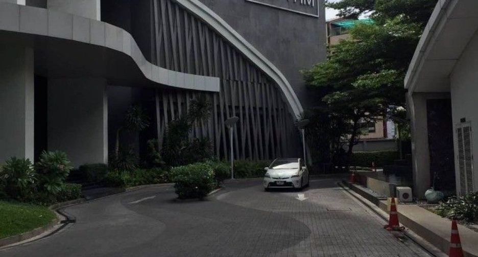Condo en alquiler de 2 habitaciones en Khlong Toei, Bangkok