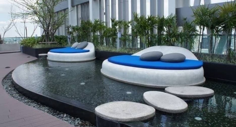 Condo en alquiler de 2 habitaciones en Khlong Toei, Bangkok