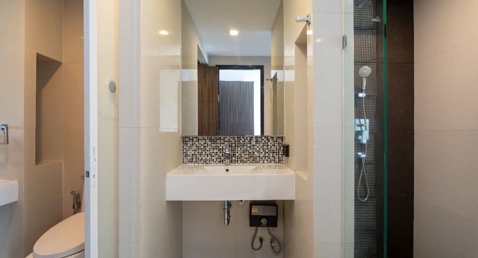 Condo en alquiler de 2 habitaciones en Khlong Toei, Bangkok