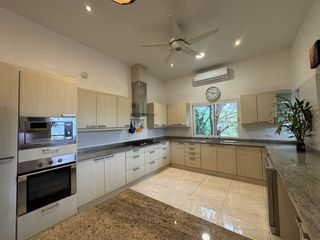 Villa en alquiler de 6 habitaciones en Kathu, Phuket