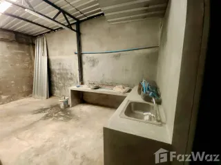 Casa adosada en venta de 4 habitaciones en Lat Phrao, Bangkok
