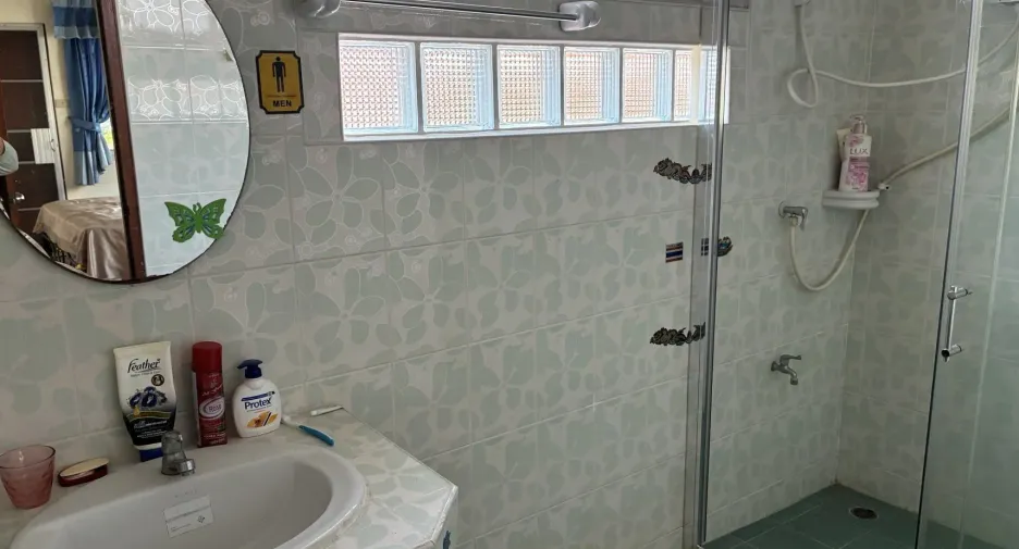Casa en venta de 4 habitaciones en San Sai, Chiang Mai