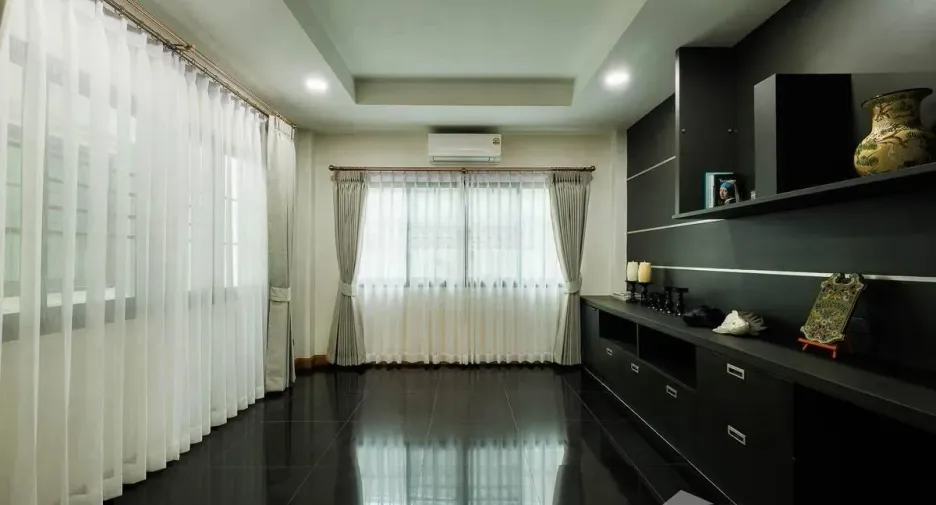 For sale 5 ベッドルーム villa in Mueang Chiang Mai, Chiang Mai