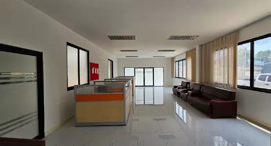 À louer et à vendre entrepôt à Lak Si, Bangkok