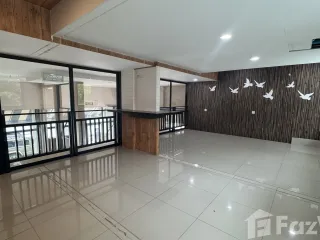 For rent 6 bedrooms townhouse 