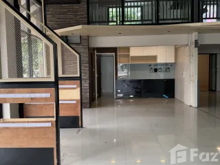 For rent 6 bedrooms townhouse 