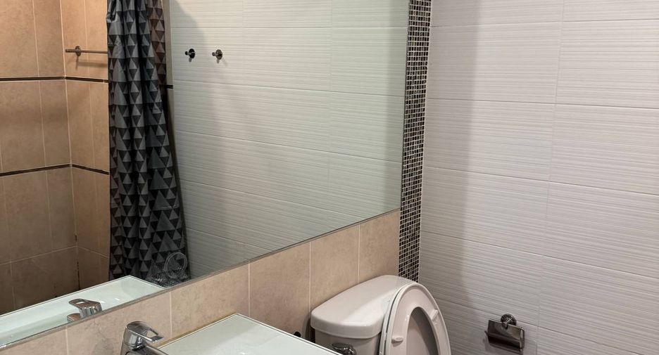 For rent 2 ベッドルーム condo in Khan Na Yao, Bangkok