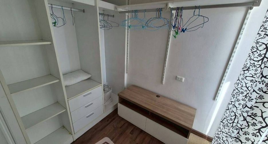 For rent 2 bedrooms condo in Sathon, Bangkok