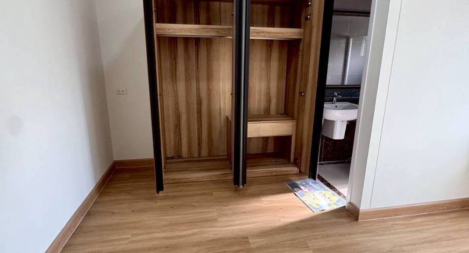 À louer et à vendre 4 chambres maison à Mueang Samut Prakan, Samut Prakan