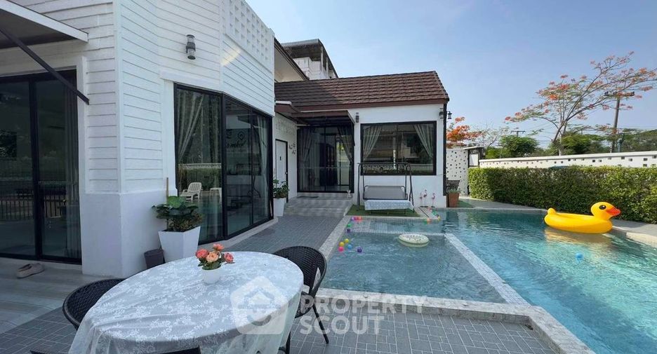 For rent そして for sale 4 ベッドルーム house in Jomtien, Pattaya