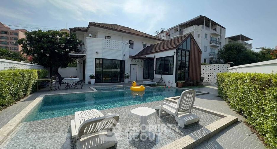 For rent そして for sale 4 ベッドルーム house in Jomtien, Pattaya