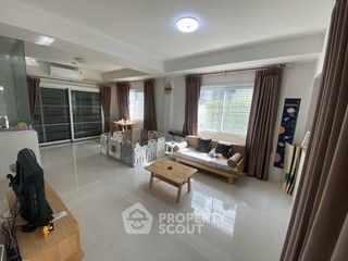 出售 3 卧室 联排别墅 在 Prawet, 曼谷